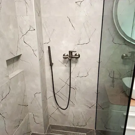 Marta 1 Apartment Makarska